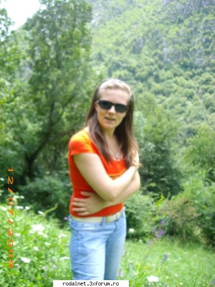 o poze cu tot felu de fete fetite babe si cracanate de pe strada
