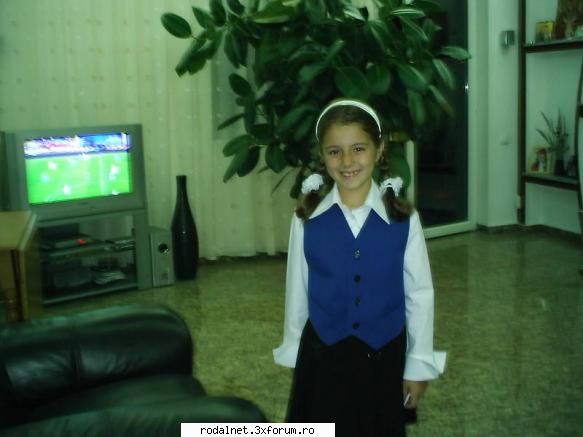 :hi: poze cu tot felu de fete fetite babe si cracanate de pe strada
