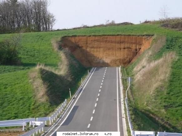 Poze Diverse/amuzante - Super strada =)) - Poze/Photos.